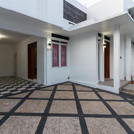 Spacious, White-Villa Belgareti @Kiara Condong Μπαντούνγκ Εξωτερικό φωτογραφία