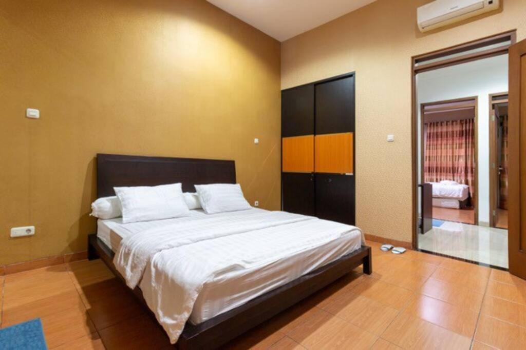 Spacious, White-Villa Belgareti @Kiara Condong Μπαντούνγκ Εξωτερικό φωτογραφία