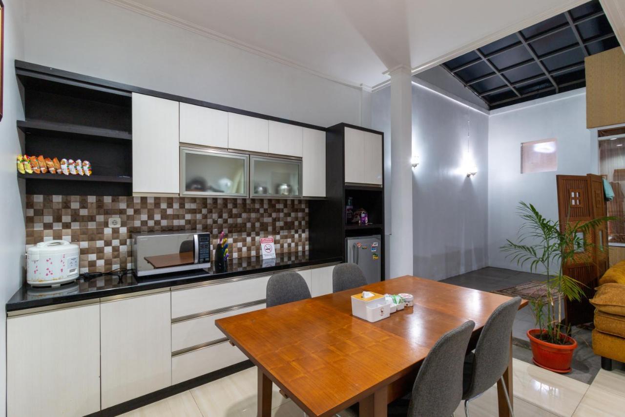 Spacious, White-Villa Belgareti @Kiara Condong Μπαντούνγκ Εξωτερικό φωτογραφία